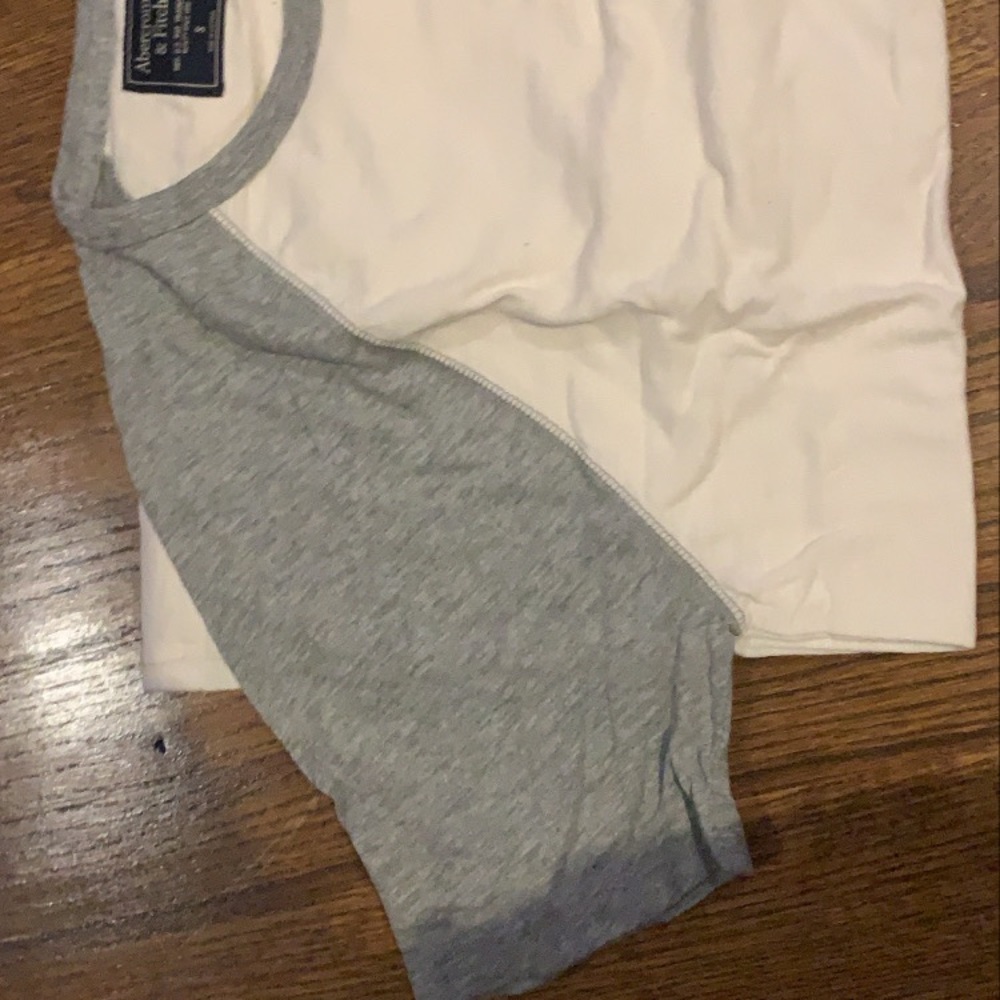 short sleeve raglan tee